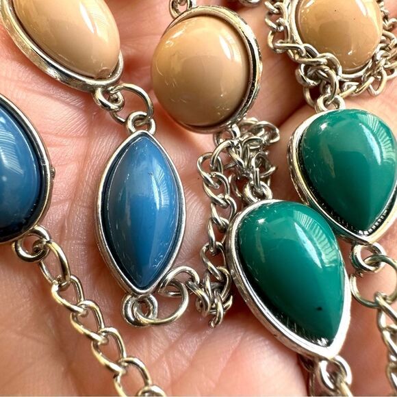 Long silver tone beaded necklace - Picture 7 of 7